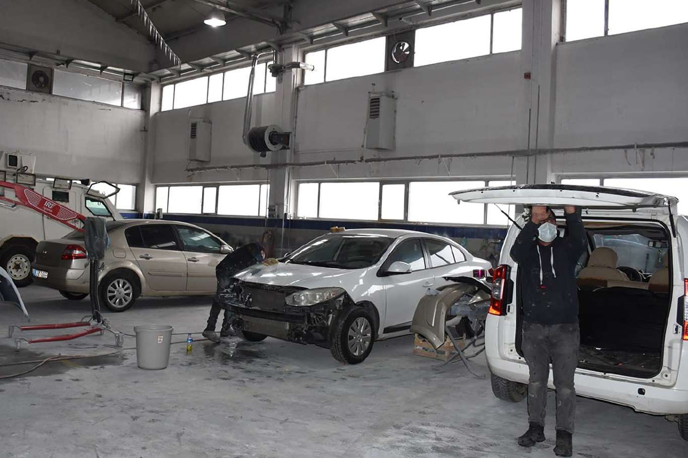 Ford Otosan'ın sözleşme feshi yatırımcı ve işçiyi mağdur etti Ford Otosan'ın sözleşme feshi yatırımcı ve işçiyi mağdur etti